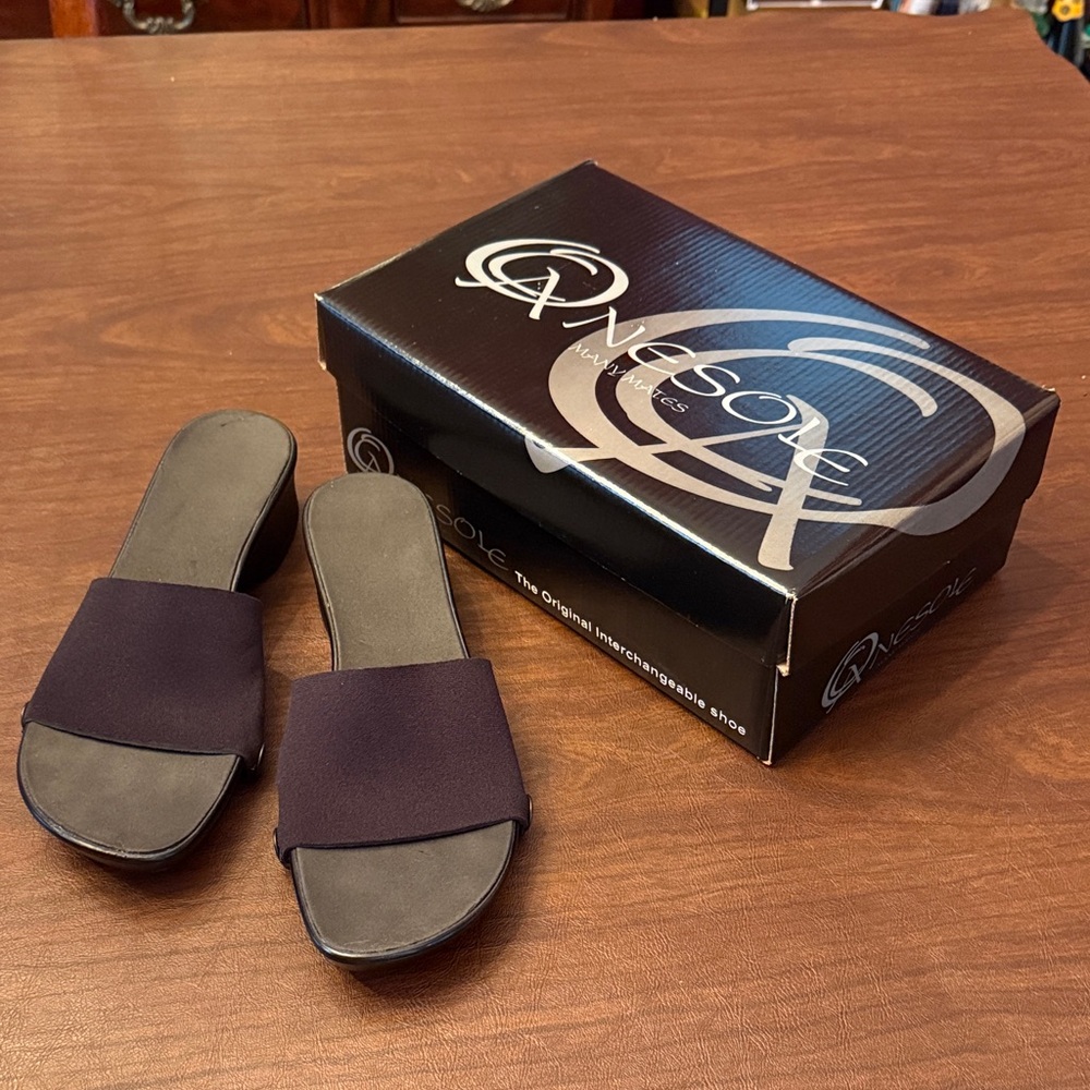 Onesole Black Slide Sandals with Tops